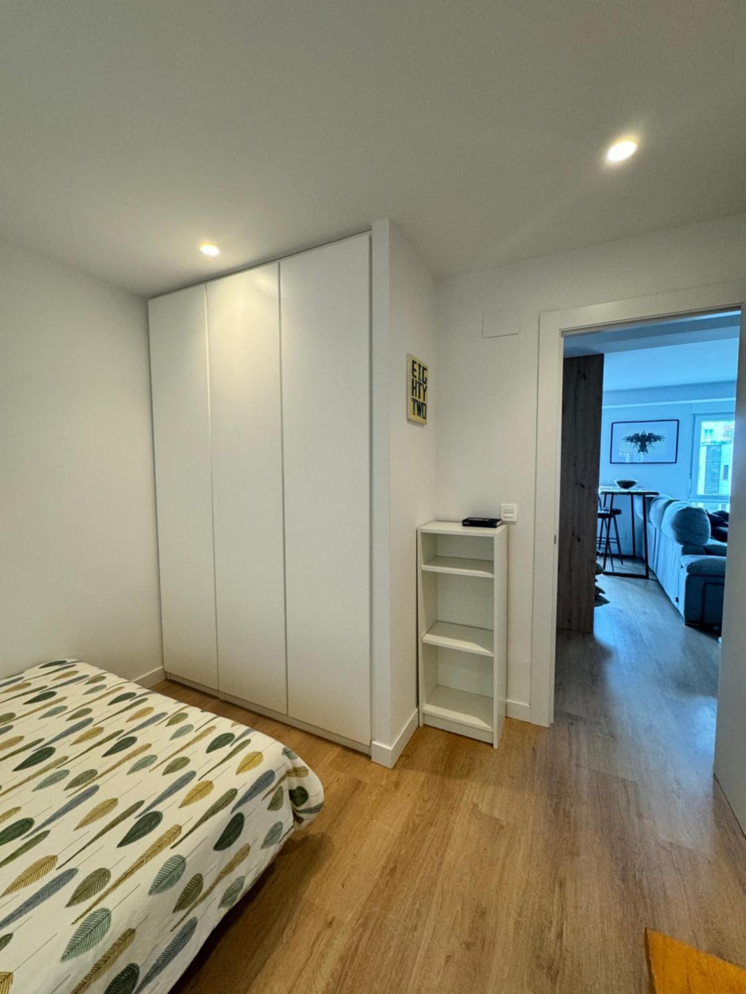 Piso De 2 Habitaciones En Centro, Zona Muy Tranquila Con Playa A 2 Min Andando Gijon Exterior photo